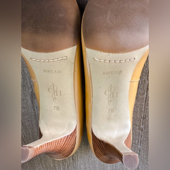 COLE HAAN Air Lainey Open Toe Peep Toe Pump
Sandstone Patent Size 7 - Picture 12 of 15